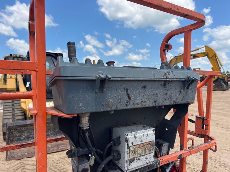 2008-jlg-450aj-image-23