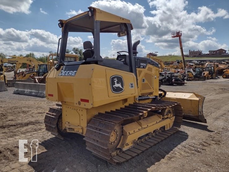 2022-deere-450k-image-44