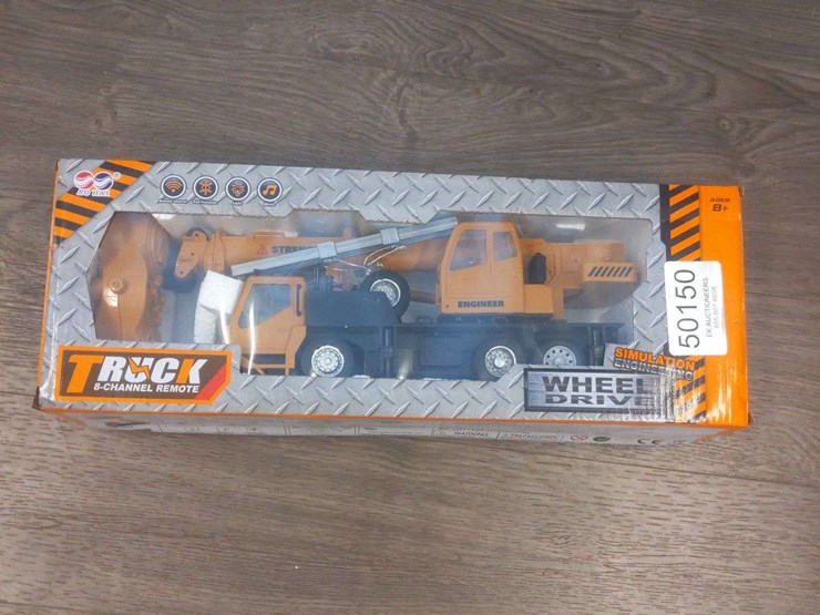 unused-remote-controlled-crane-image-1
