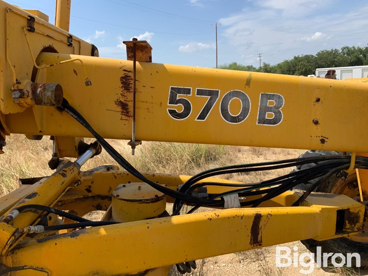 1991-deere-570b-image-14