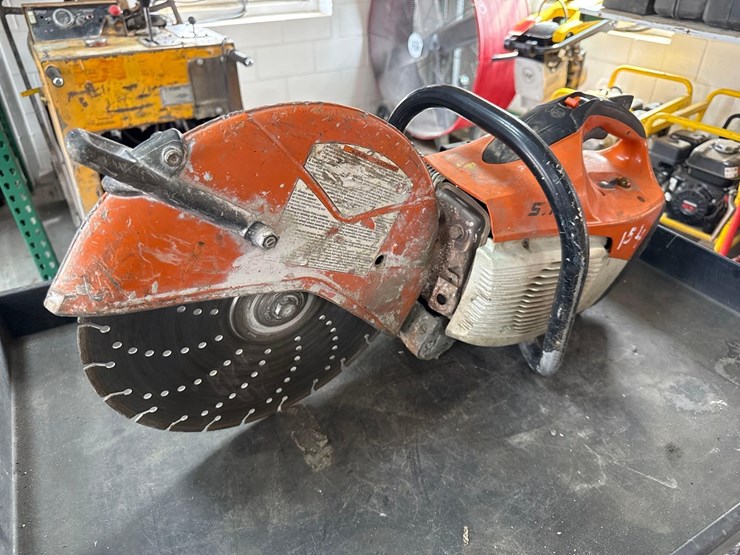 stihl-ts420-gas-cutoff-saw-support-equipment-image-2