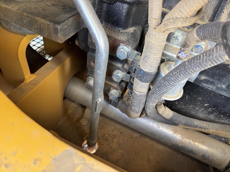 2023-deere-60g-image-48