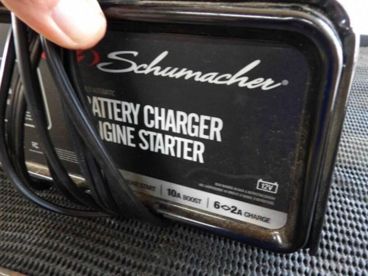 schumacher-battery-charger-image-1