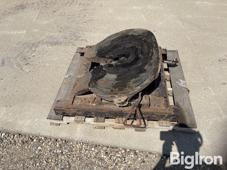 holland-semi-truck-5th-wheel-hitch-image-4