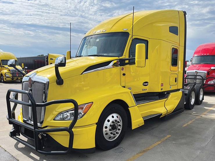 2024-kenworth-t680-image-1