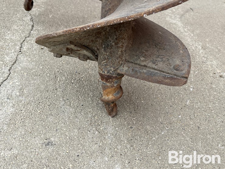 danuser-f-8-3-pt-post-hole-auger-image-14