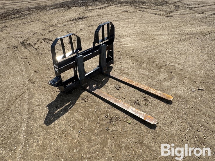 bobcat-48”-hd-walk-thru-skid-steer-pallet-forks-image-3
