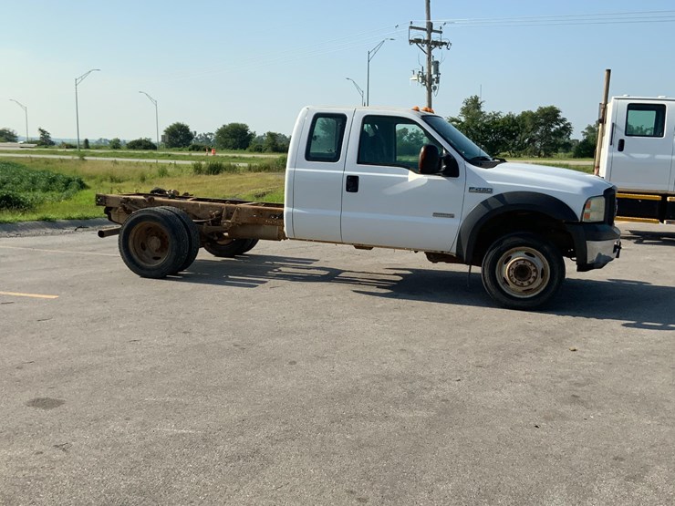 2005-ford-f450-xl-image-13