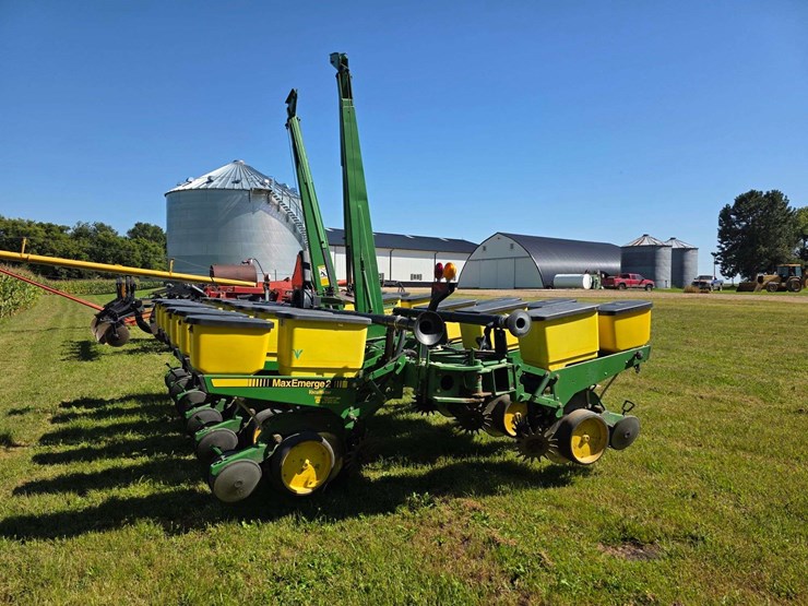 john-deere-7200-image-8