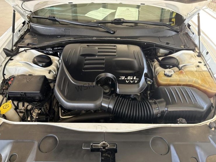 2013-dodge-charger-se-sdn-image-10