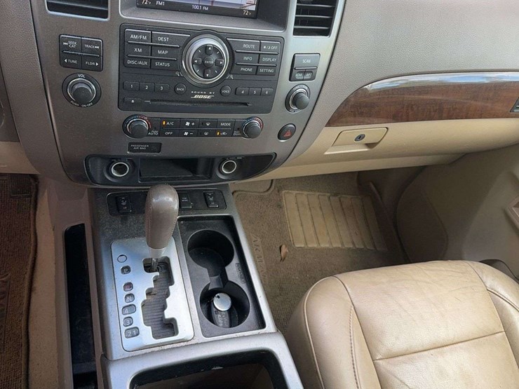 2013-nissan-armada-image-15