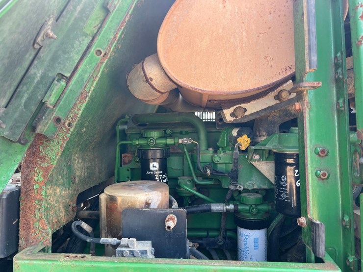 2010-deere-1110e-image-26