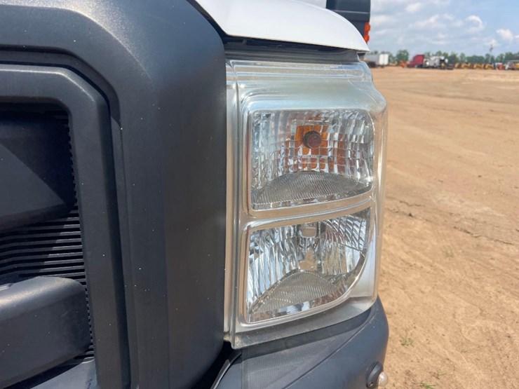2016-ford-f250-xl-image-9