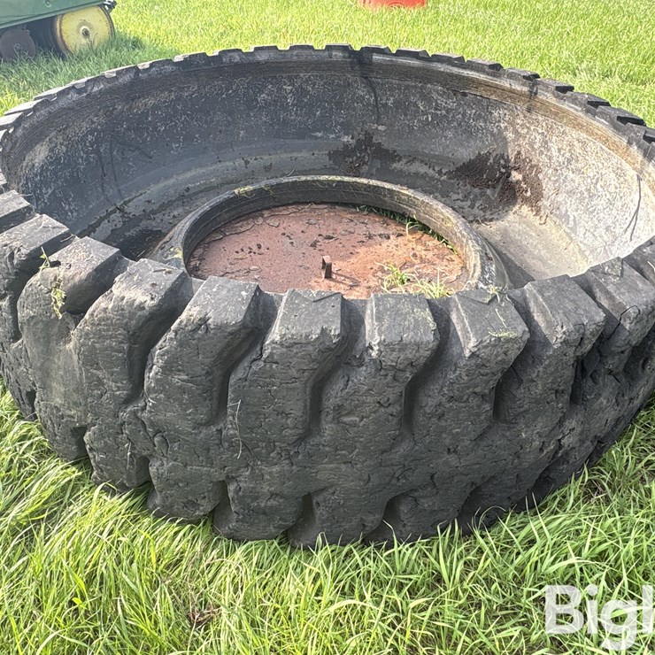 8.5’ Rubber Livestock Water Tank