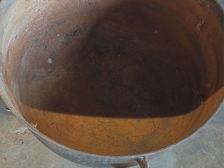 cast-iron-cauldron-image-2