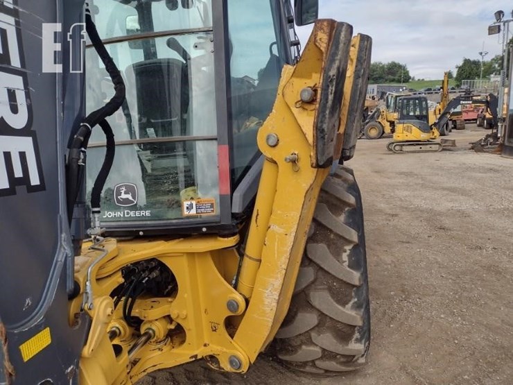 2020-deere-410l-image-35