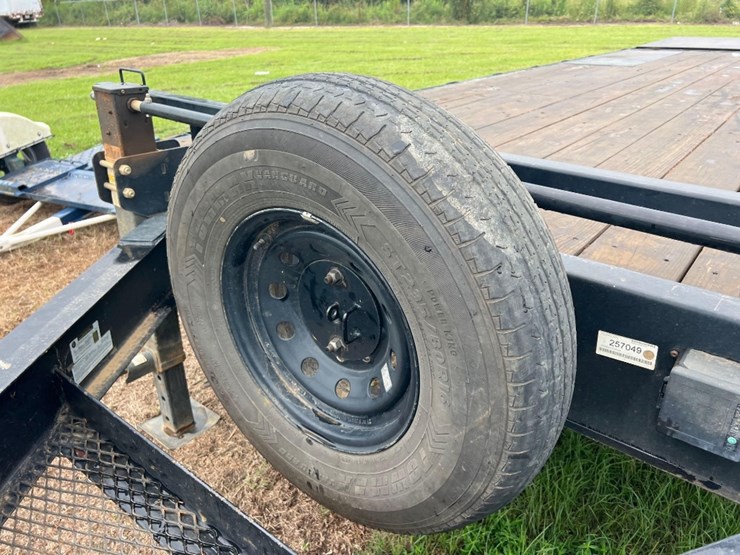 2022-load-trail-102"-x-24'-trailer-image-10