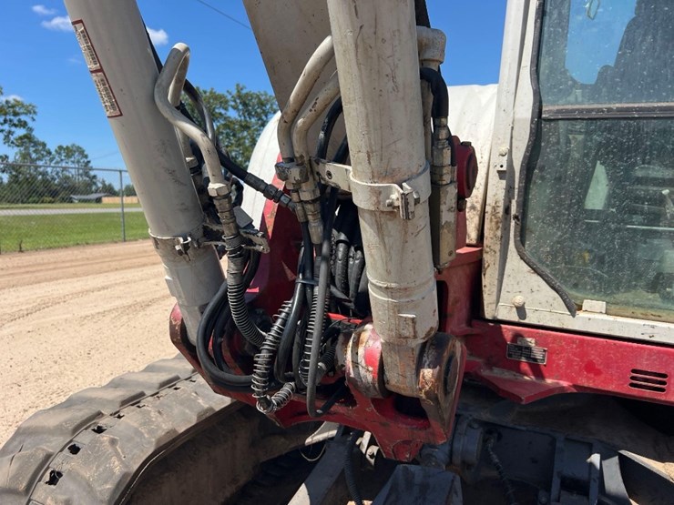 2016-takeuchi-tb290-image-14