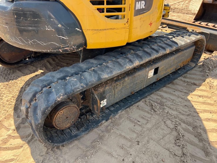 2015-komatsu-pc35-image-13