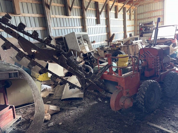 ditch-witch-with-wisconsin-engine,-64”-blade,-8’-stick,-5”-trench-image-2