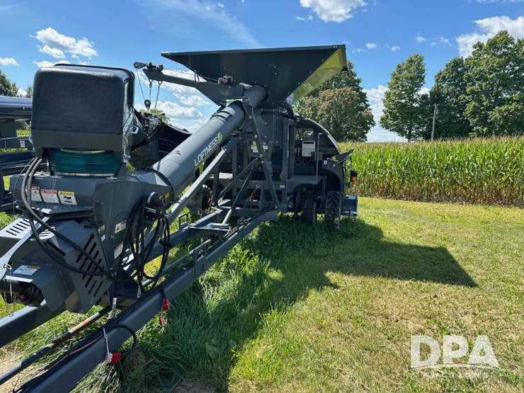 2024-loftness-grain-bagger-unloader-(pd5178)-image-9