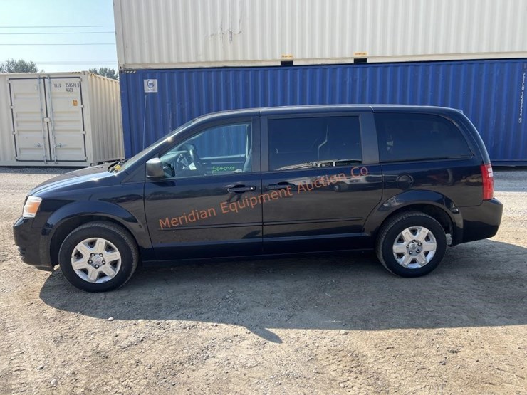 2010-dodge-grand-caravan-se-image-2