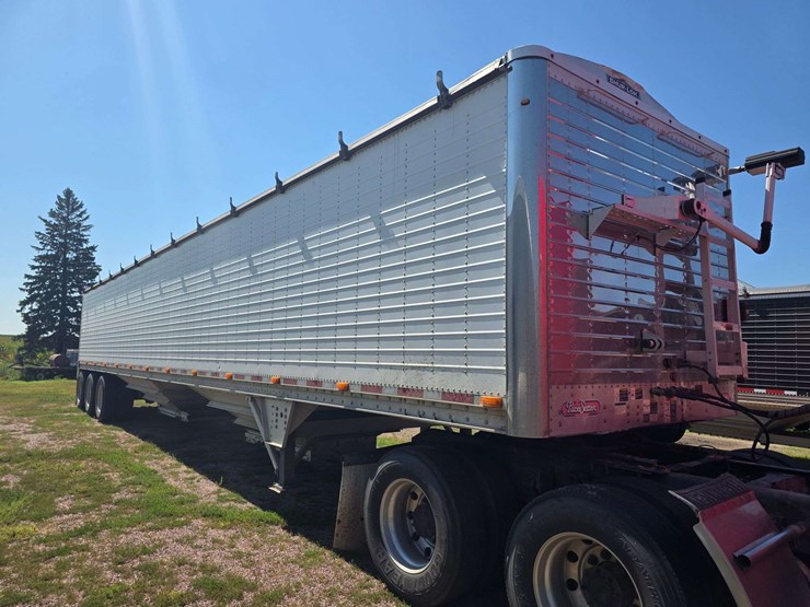 2013-wilson-50'-hopper-bottom-trailer,-84"-wide-with-102"-sides,-commodity-tubes,-ddl-triple,-electr-image-1