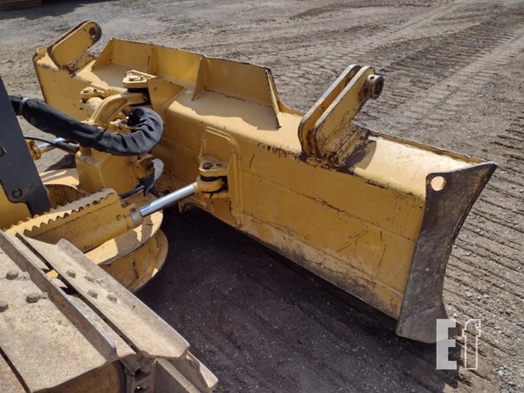 2004-deere-650h-image-16