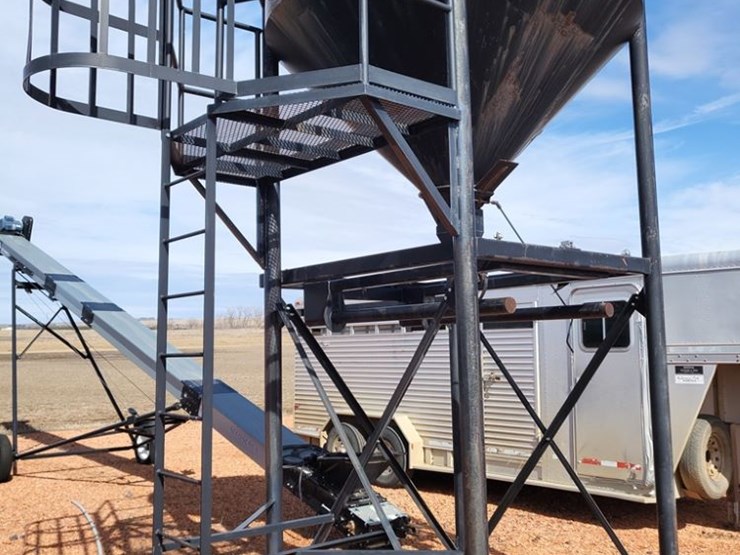 bulk-seed-hopper-(mn1101)-image-2