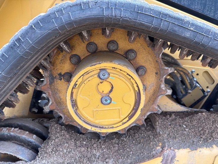 2021-caterpillar-289d3-image-12