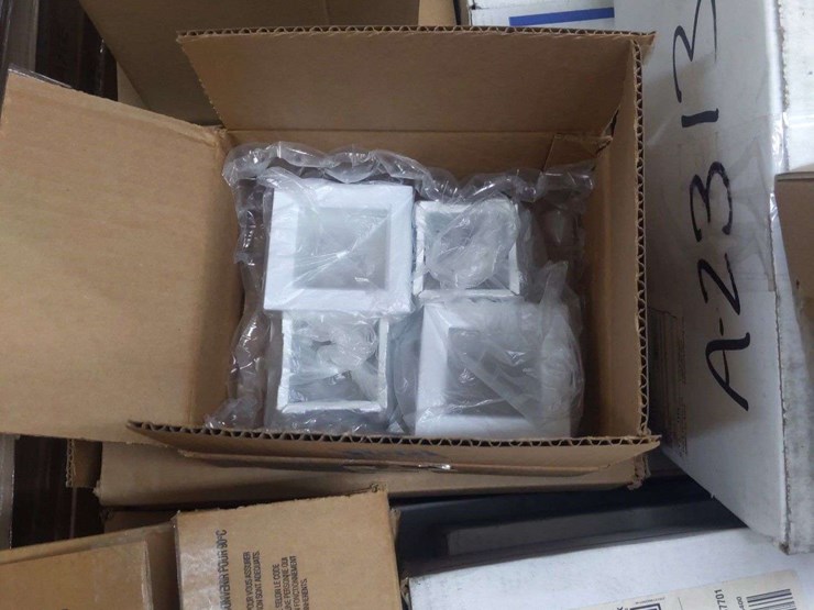 misc-lot-led-lights-&-controllers-image-13
