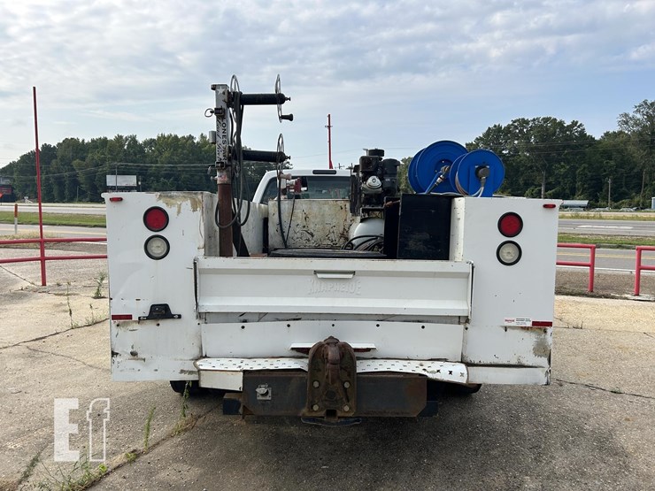 ford-f550-image-4