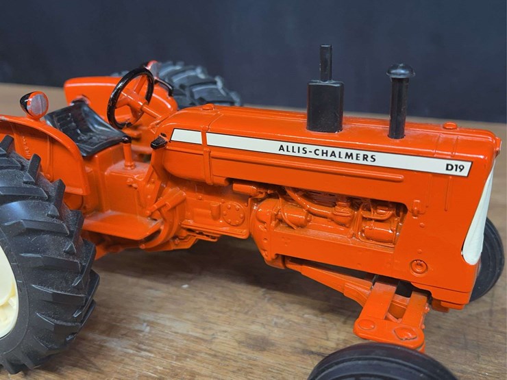 1/16-ac-d19-w/plow-customized-image-11
