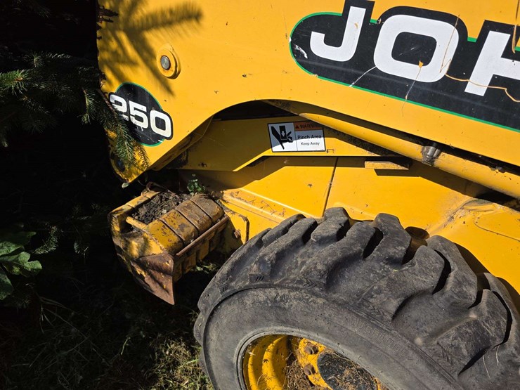 john-deere-250-image-6