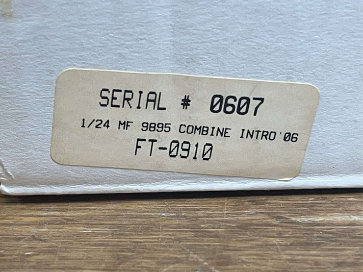 1/24-mf-9895-combine-2006-product-launch-nib-sm-image-36