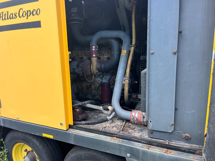#104-•-atlas-copco-xahs-836-trailer-mounted-air-compressor-image-16