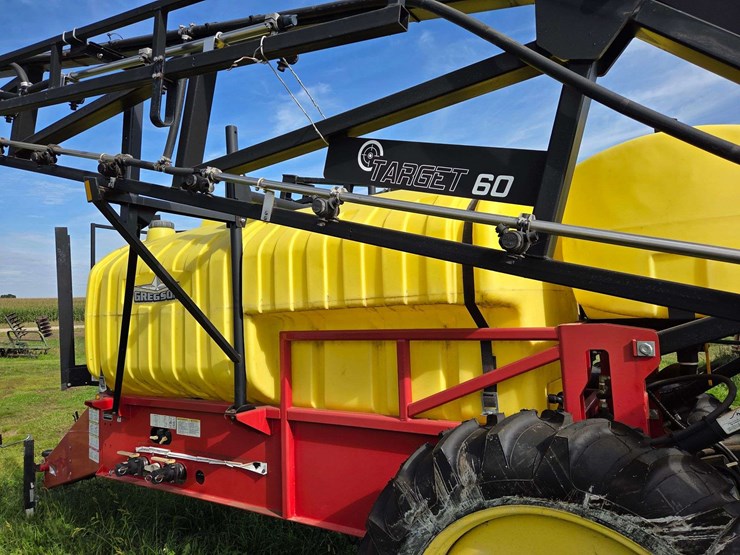 gregson-sprayer,-60’-boom,-adjustable-axles,-1000-gallon-tank,-100-gallon-rinse-tank,-12.4-x-38”-tir-image-10