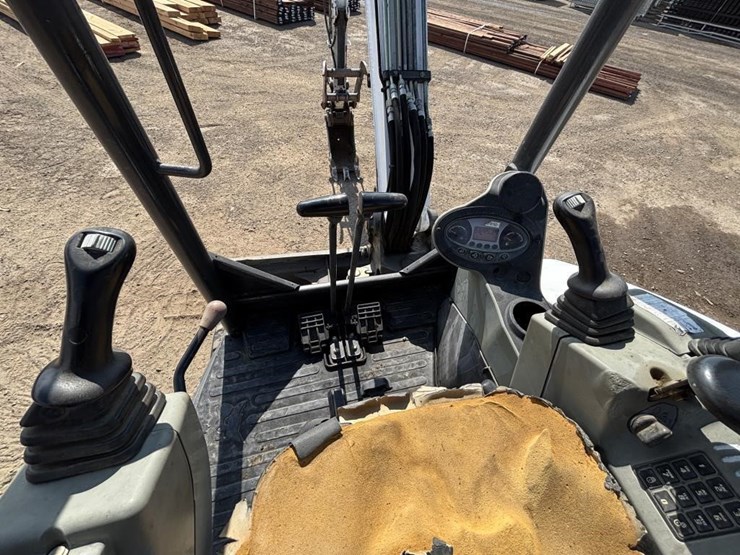 2014-bobcat-e35i-image-28
