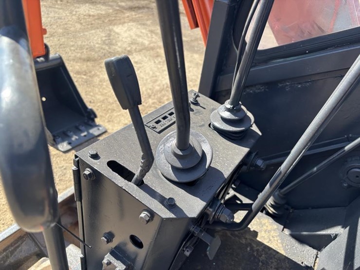 kubota-sr25-hydraulic-excavator-image-27