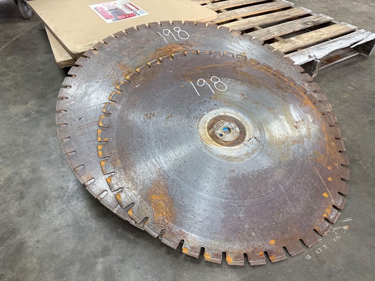 (3)-used-36in.-saw-blades-&-(1)-used-30in.-saw-blade-support-equipment-image-1