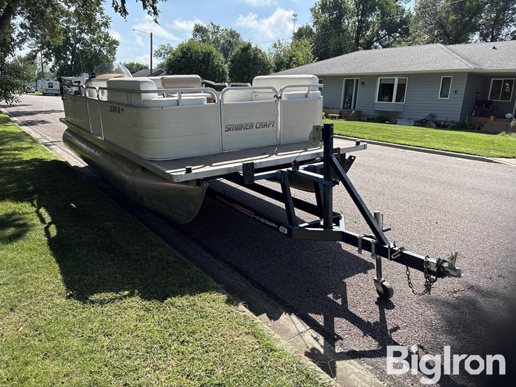 1997-smoker-craft-20’-pontoon-boat-w/motor-&-trailer-image-3