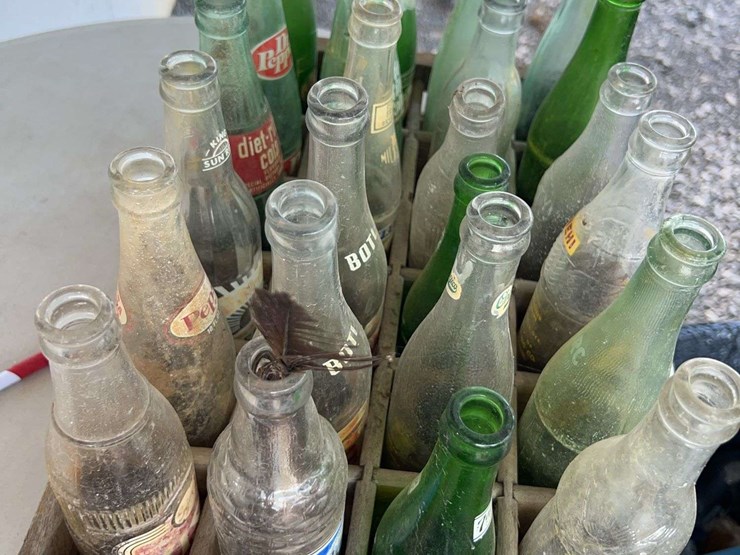 pepsi-wood-crate-of-classic-glass-soda-bottles-image-3