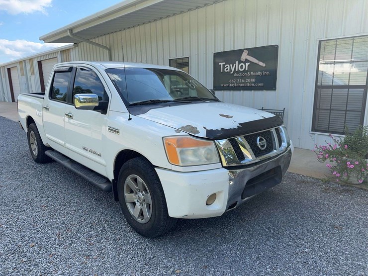 2012-nissan-titan-image-6