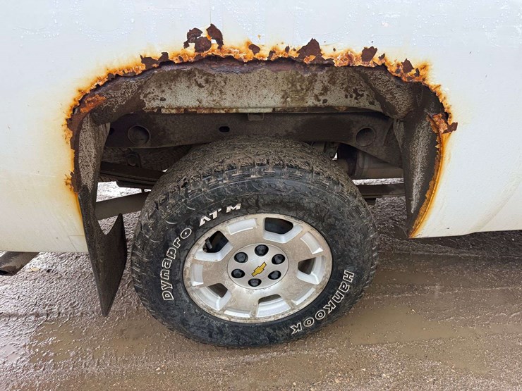 2011-chevrolet-1500-image-19