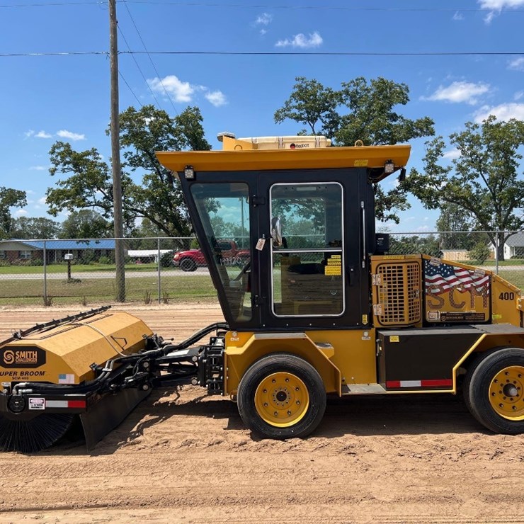 2023 SMITH CHALLENGER SCM 400 SWEEPER