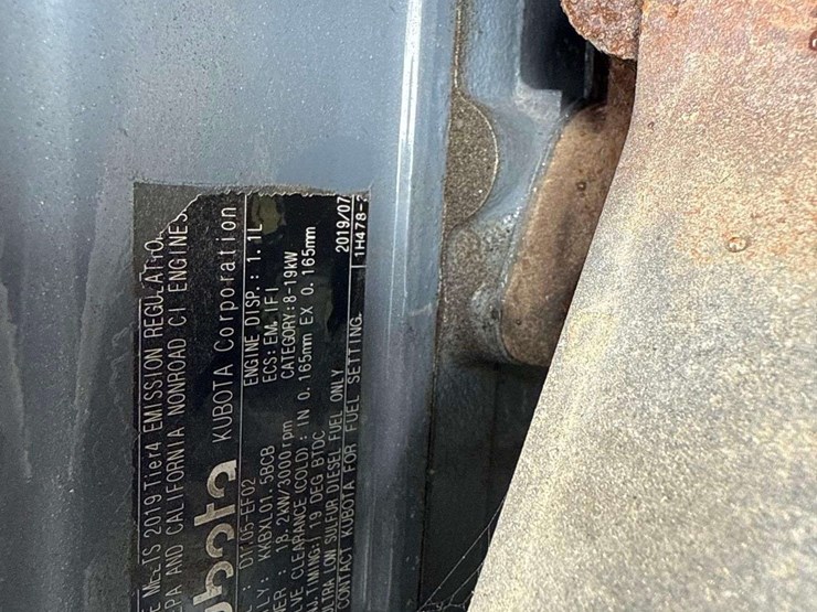 2019-kubota-rtvx1140-image-23