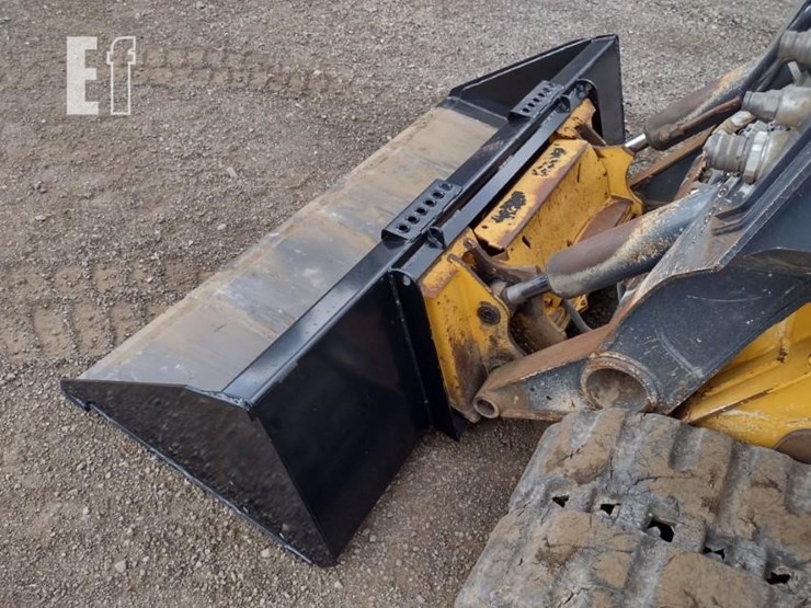 2020-deere-331g-image-18