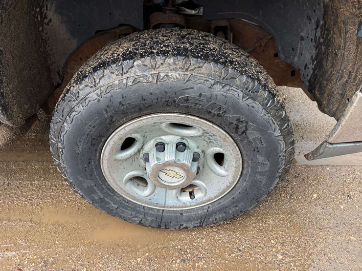 2006-chevrolet-2500-image-25