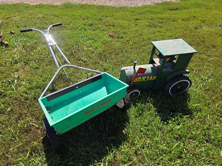 mail-box-and-lawn-spreader-image-1