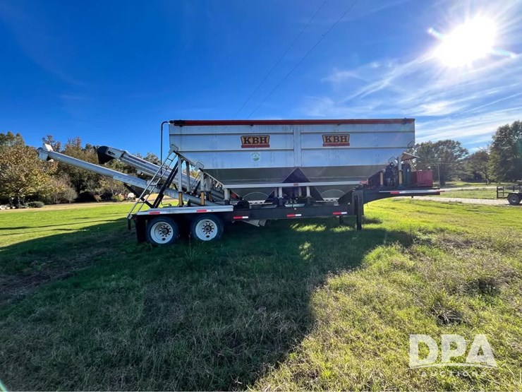2022-kbh-tt2000-dry-fertilizer-tender-(njp341,-unit-107)-image-2